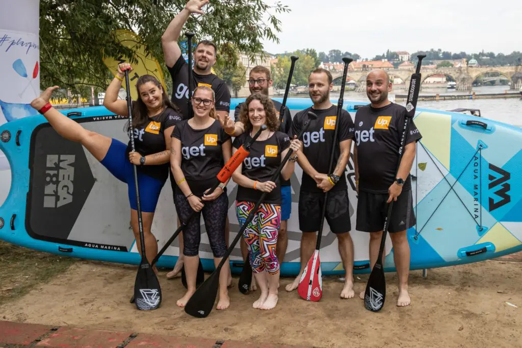 zaměstnanci Up na charitativní akci