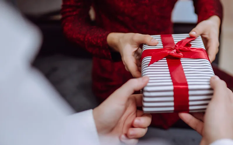 Jaký vánoční dárek zaměstnance opravdu nadchne?